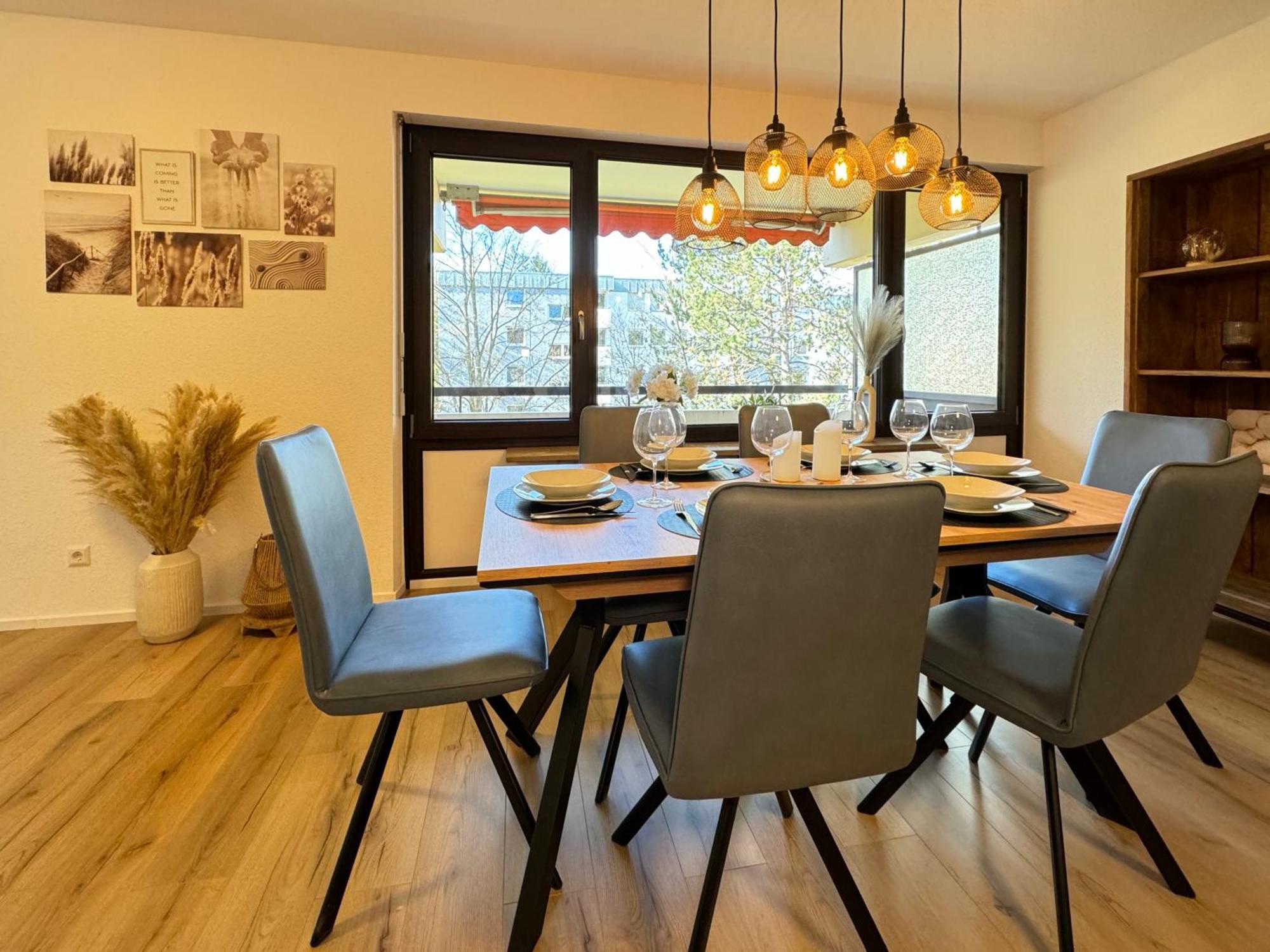 3 Zimmer Apartment, 90 Qm, Ruhig Und Zentrumsnah, Max 6 Pers, 15 Qm Balkon , Private Garage, Internet 1000 Mbit Sindelfingen Exterior foto